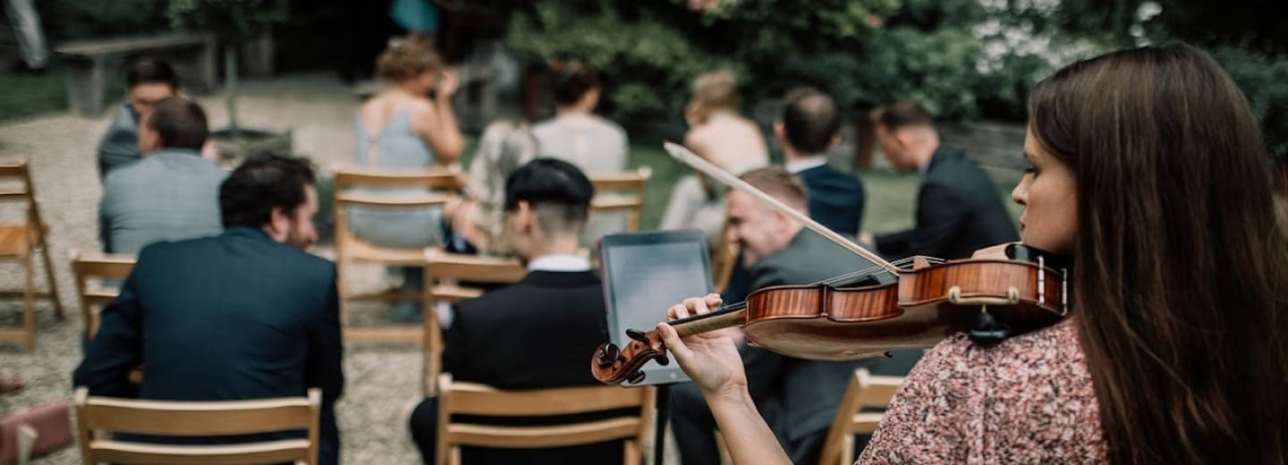 Hire Violinists Near You in the UK